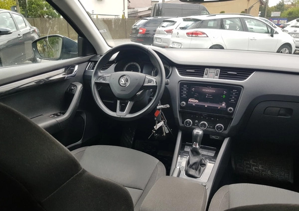 Skoda Octavia cena 46500 przebieg: 171000, rok produkcji 2018 z Kalwaria Zebrzydowska małe 232
